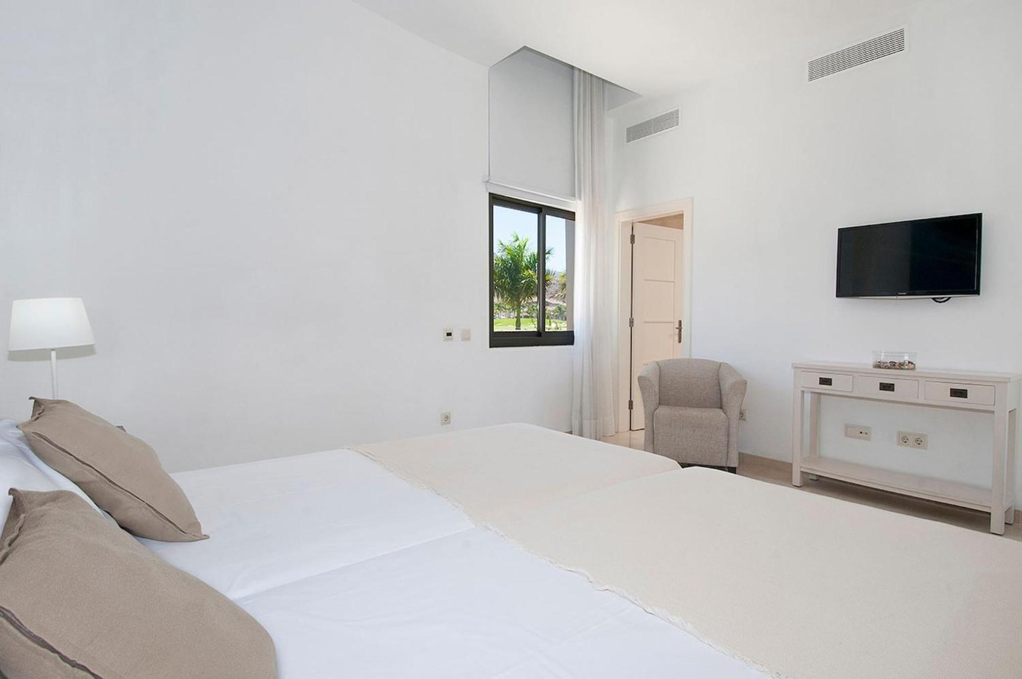 Tauro Villas Deluxe La Playa de Tauro Luaran gambar