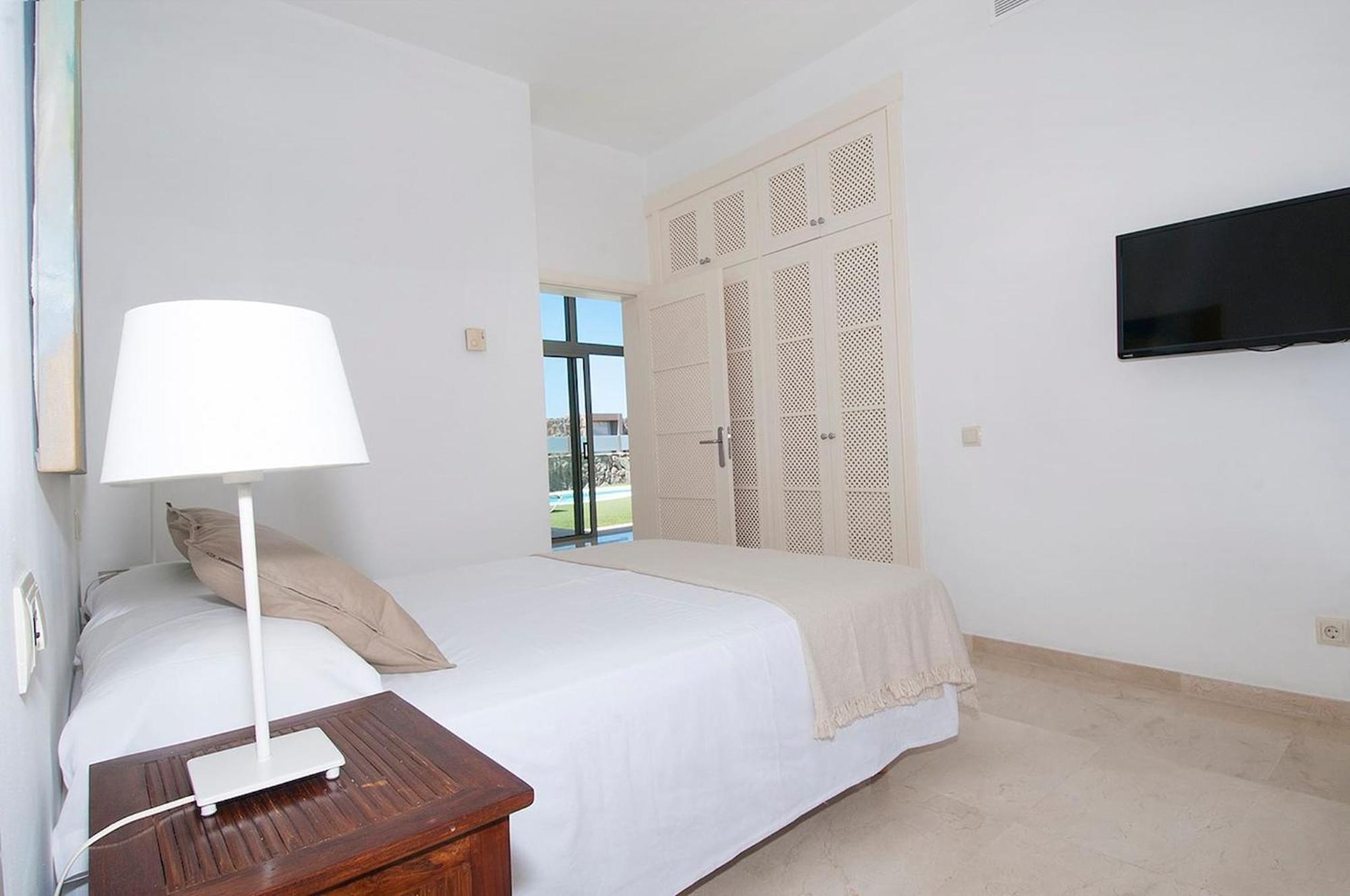 Tauro Villas Deluxe La Playa de Tauro Luaran gambar