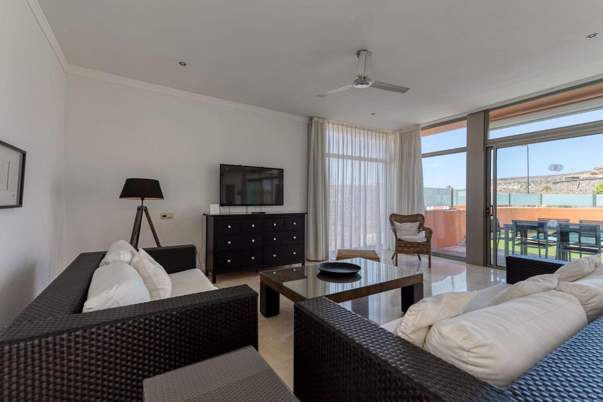 Tauro Villas Deluxe La Playa de Tauro Luaran gambar