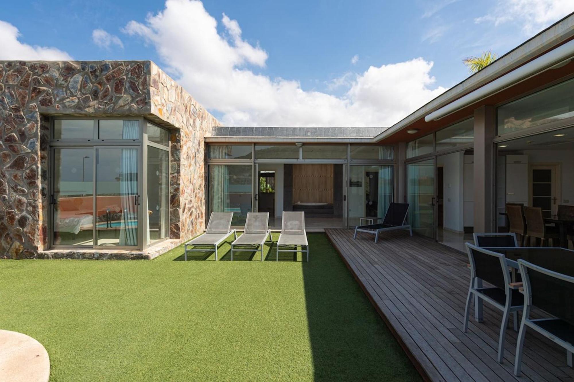 Tauro Villas Deluxe La Playa de Tauro Luaran gambar