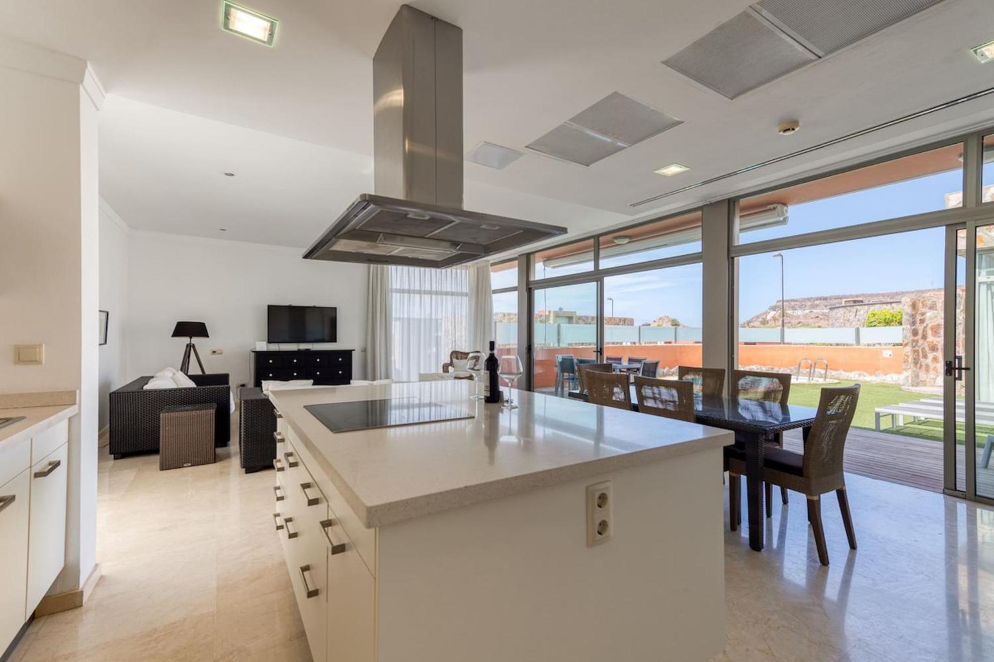 Tauro Villas Deluxe La Playa de Tauro Luaran gambar