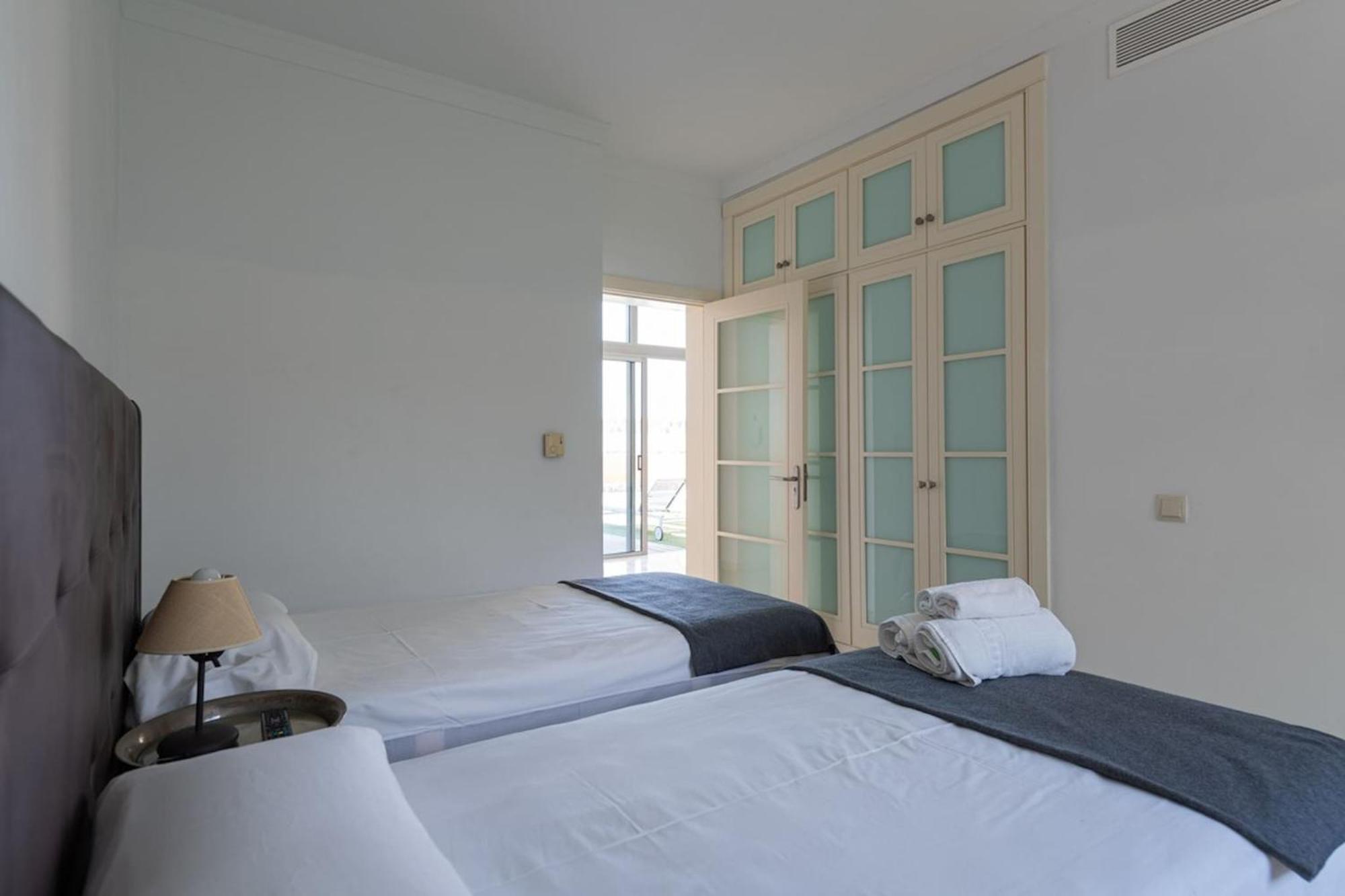 Tauro Villas Deluxe La Playa de Tauro Luaran gambar